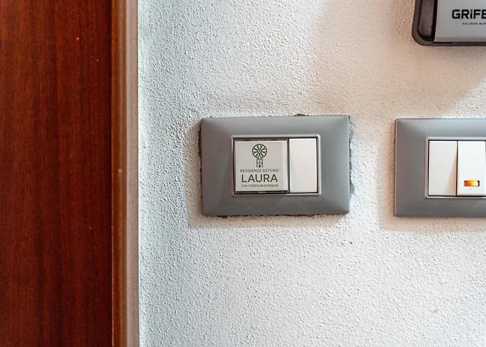 Laura - Residenze Estensi Apartment *