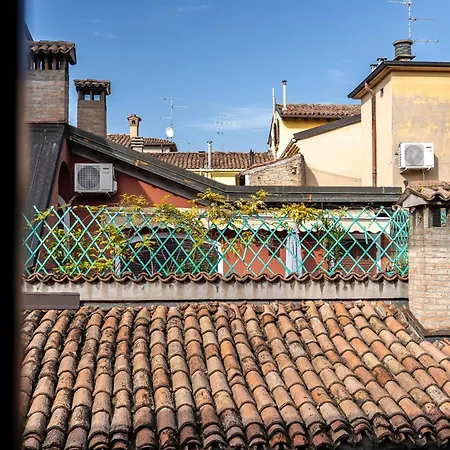 Laura - Residenze Estensi Modena