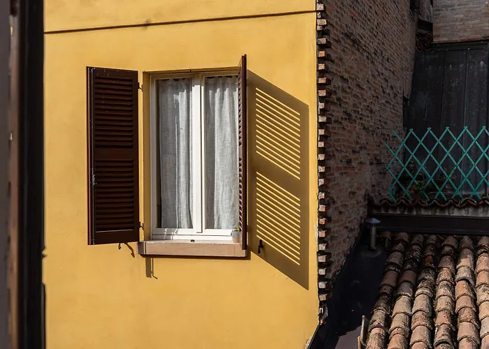 Laura - Residenze Estensi